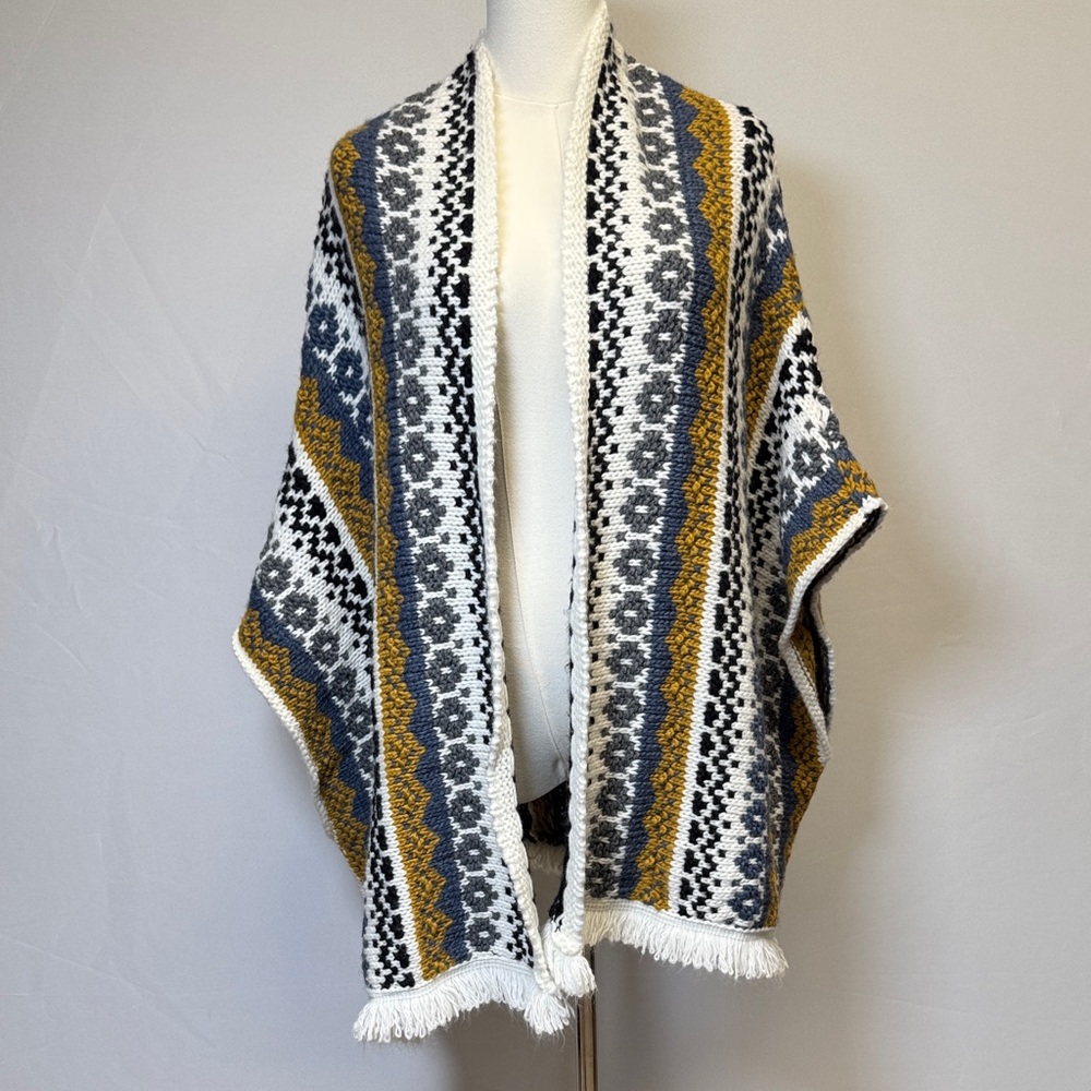 Cocogio Boho Multicolor Aztec Pattern Knit Poncho